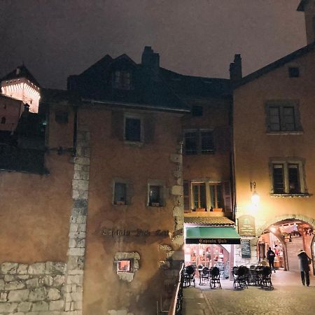Gite Urbain Au 2Bis - Annecy Buitenkant foto