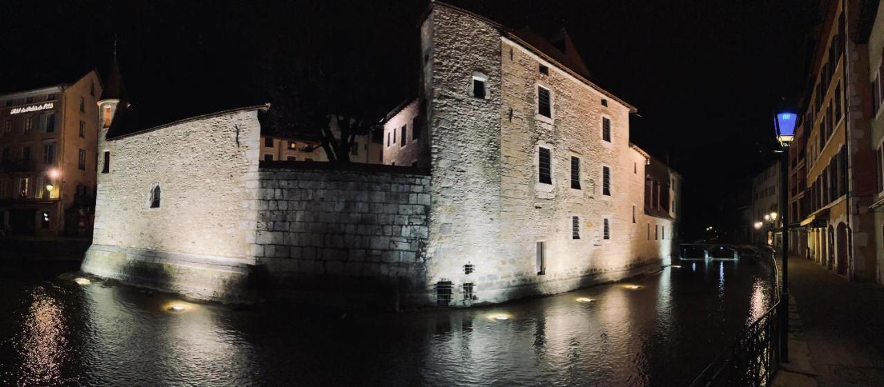 Gite Urbain Au 2Bis - Annecy Buitenkant foto