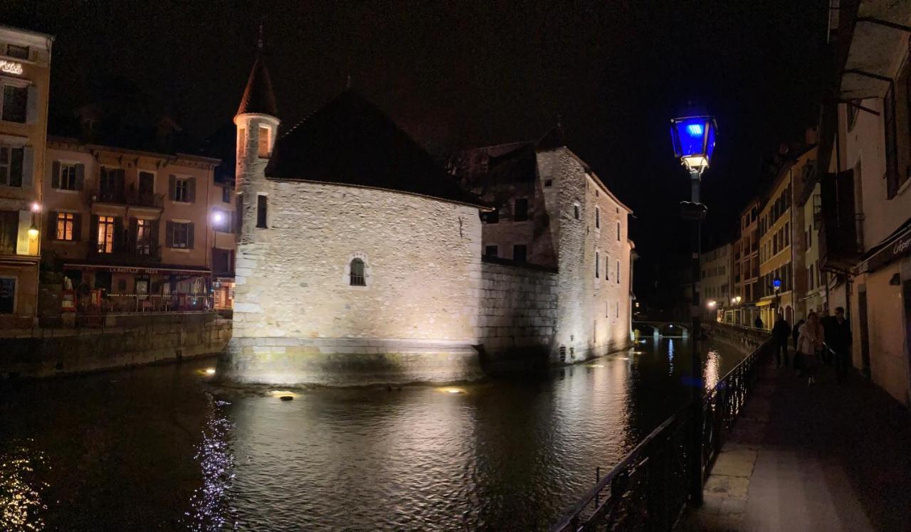 Gite Urbain Au 2Bis - Annecy Buitenkant foto